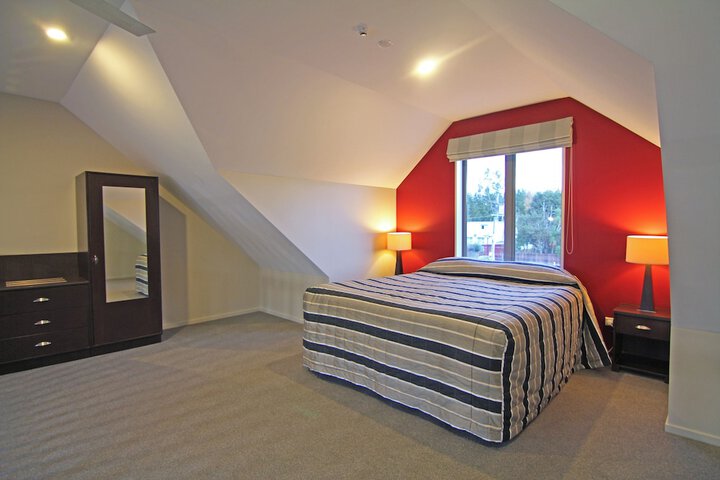 Room 6 of 43