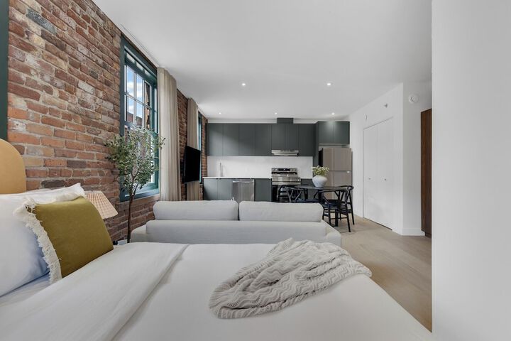 Room 5 of 199