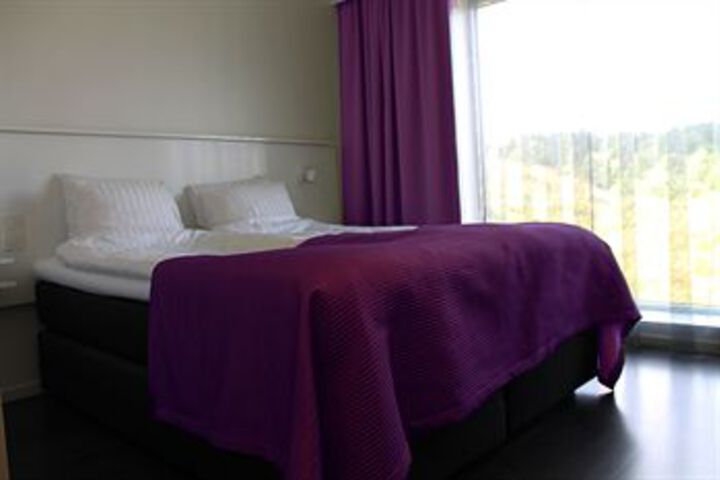 Room 7 of 16