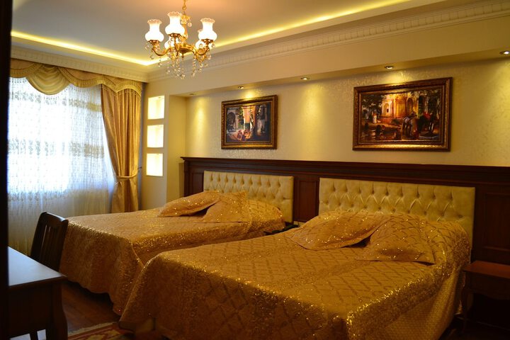 Room 12 of 63