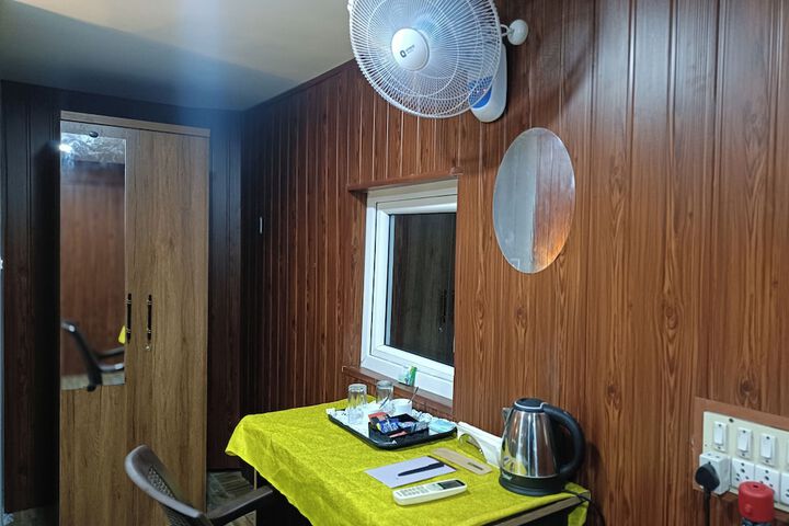 Room 74 of 195