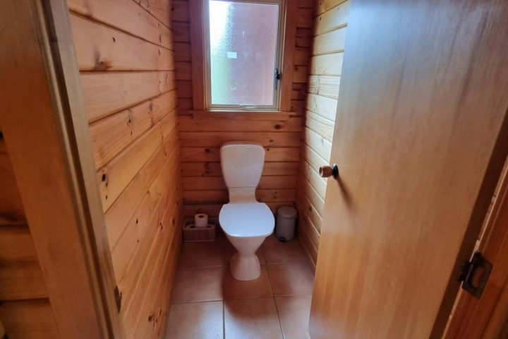 Room 9 of 16