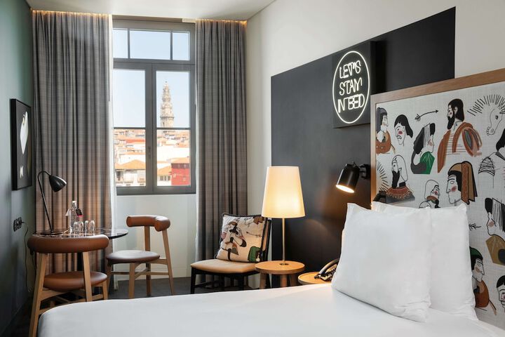 Room 42 of 89