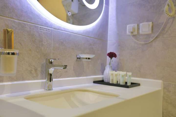 Room 15 of 22