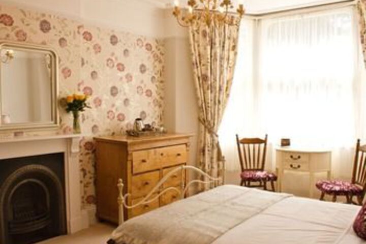 Room 4 of 24