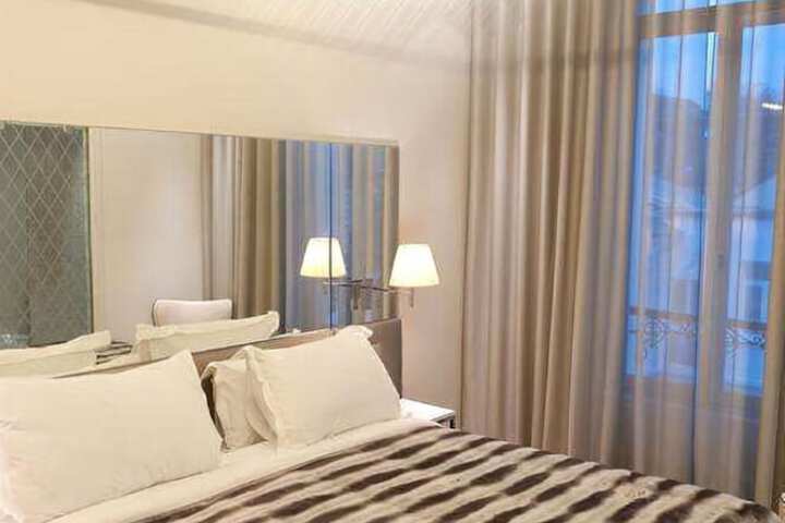Room 8 of 40