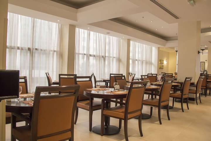 Dining 55 of 70