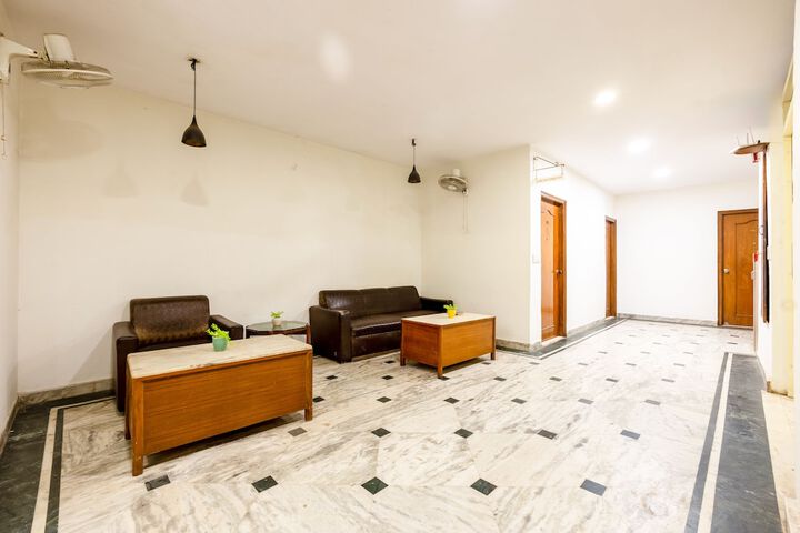 Ballroom/Hall 35 of 44