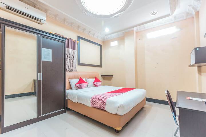 Room 13 of 40