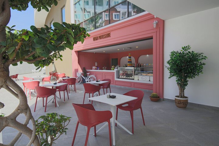 Terrace/Patio 27 of 28