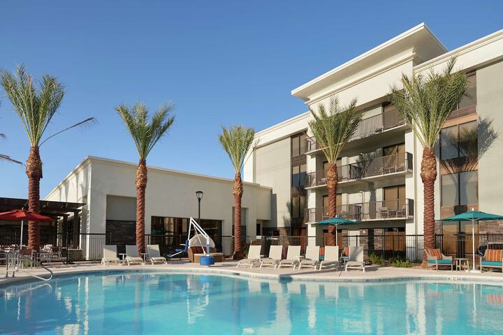 Pool Hotel