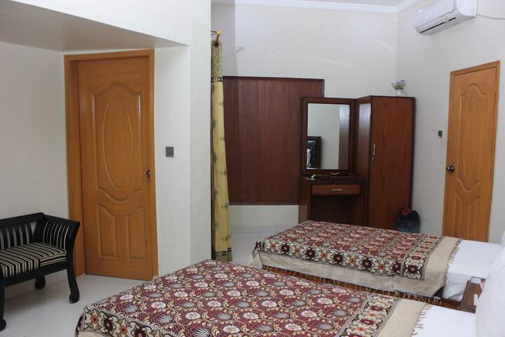 Room 14 of 33