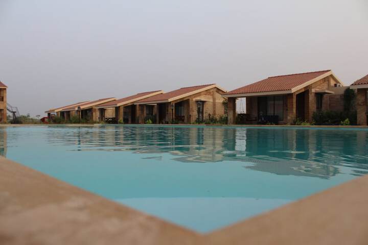 Pool 43 of 75