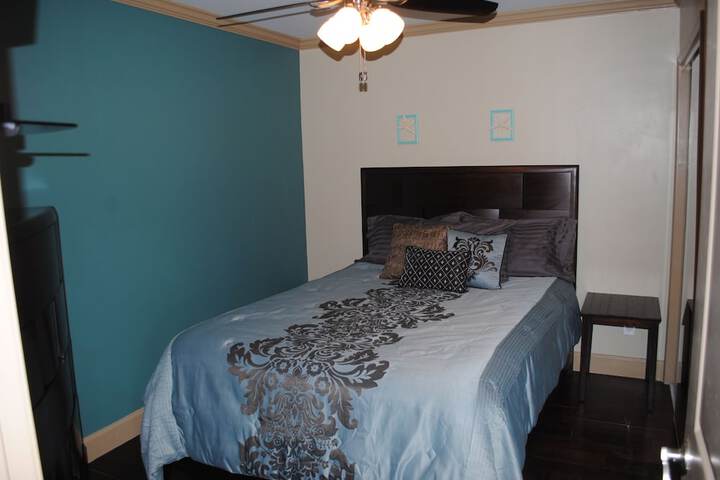 Room 13 of 210