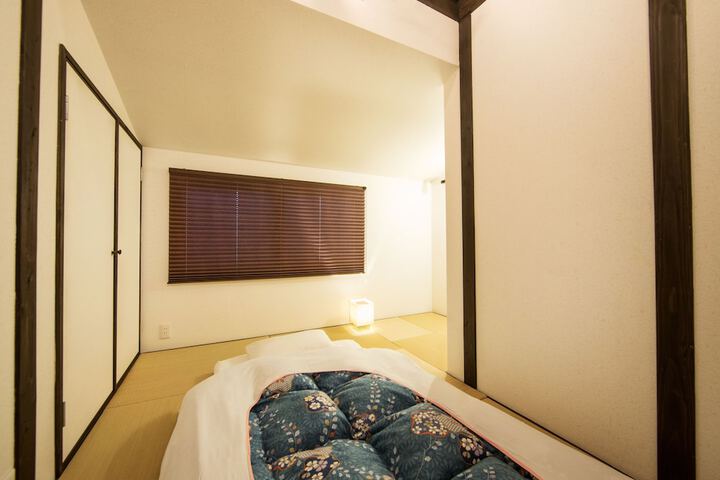 Room 10 of 35