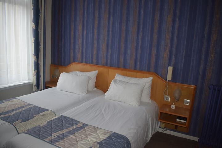 Room 13 of 39