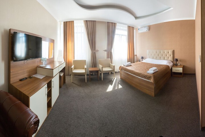 Room 9 of 67
