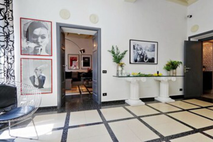Room 43 of 60