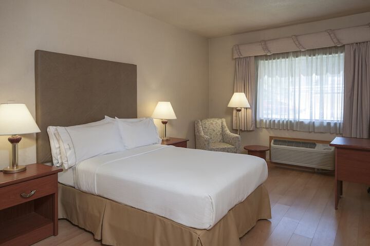 Room 3 of 55