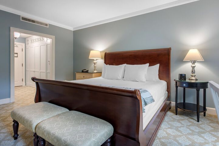 Deluxe Room 1 King Bed (44 of 53)