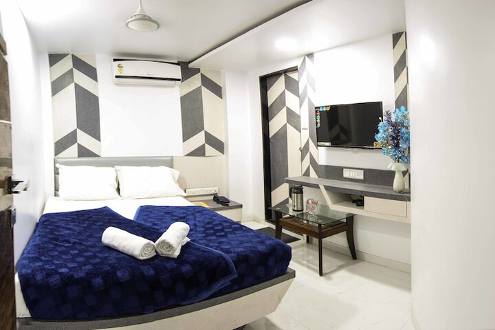 Room 12 of 73