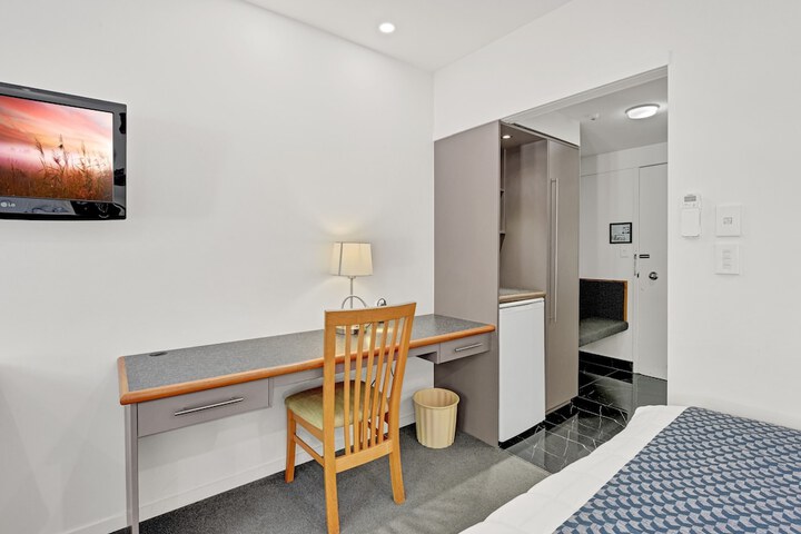 Room 26 of 122