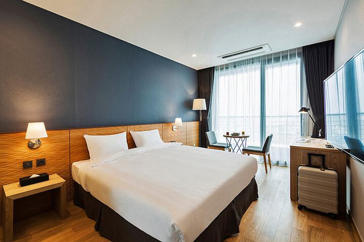 Room 10 of 78
