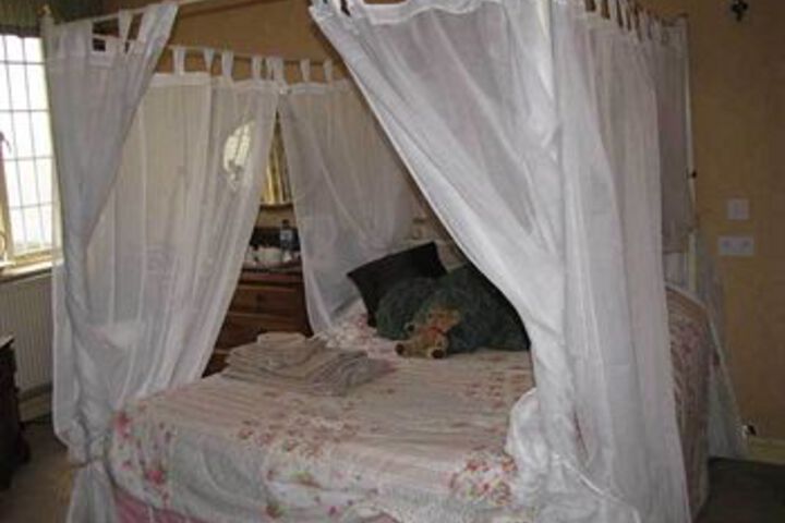 Room 5 of 6