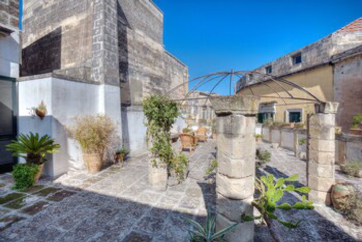 Terrace/Patio 26 of 28