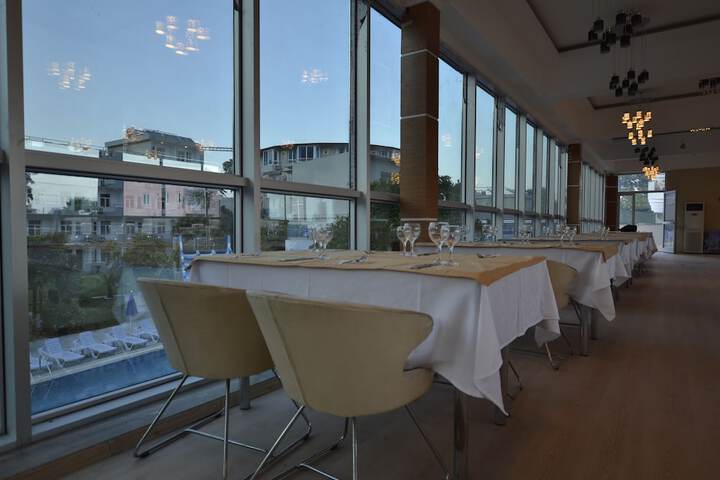 Dining 34 of 83
