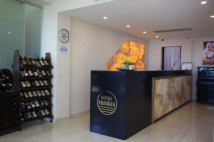 HOTEL FRESKIA