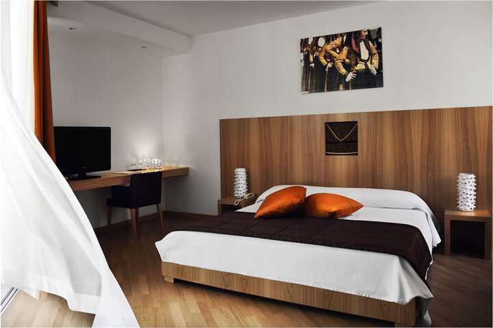 Room 3 of 59
