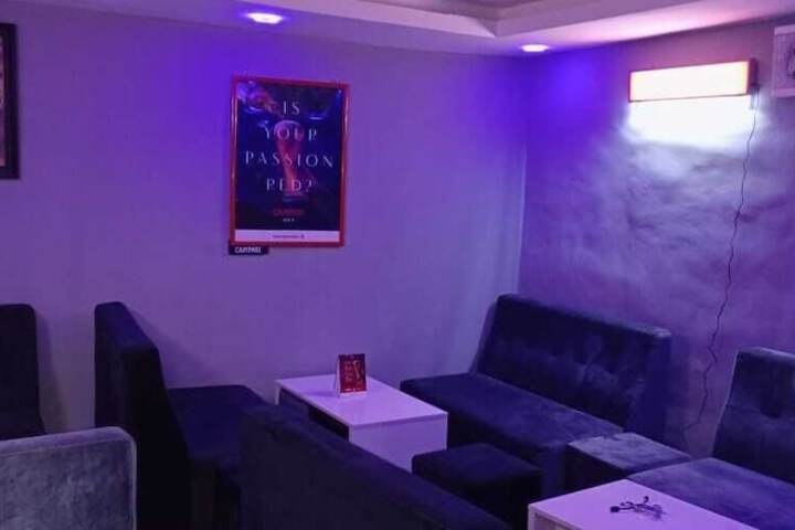 Lounge 26 of 31