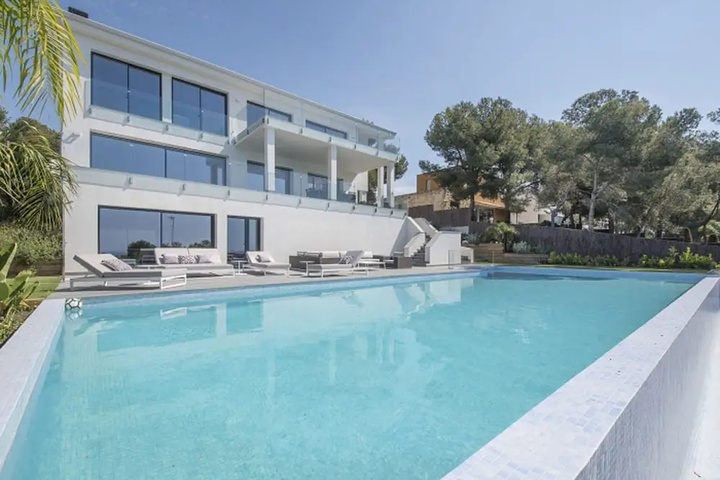 Pool 14 of 21