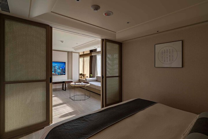 Room 8 of 79