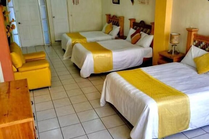 Room 14 of 33