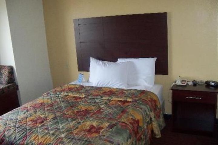 Room 6 of 29