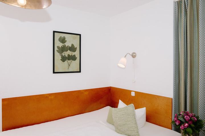 Room 7 of 36