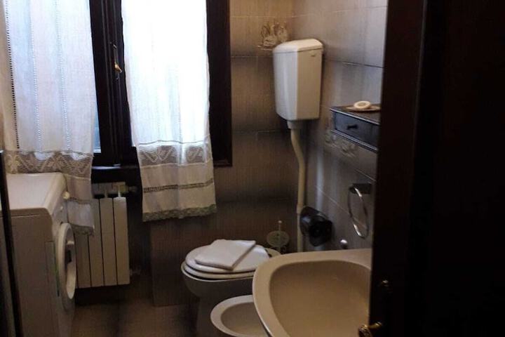 Room 80 of 153