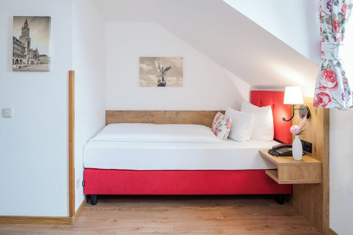 Room 34 of 116