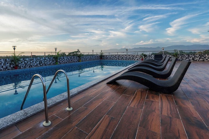 Pool 13 of 43