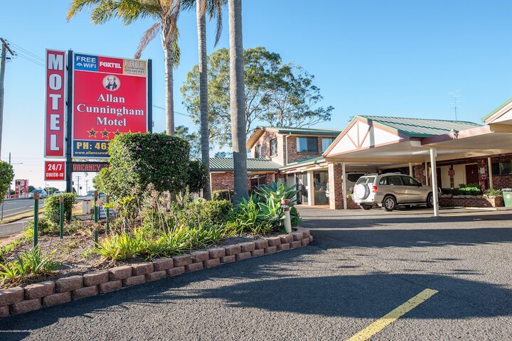 Hotel Exterior 67 of 72
