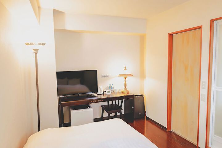 Room 14 of 64