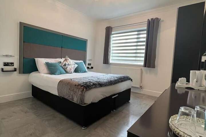 Room 5 of 52