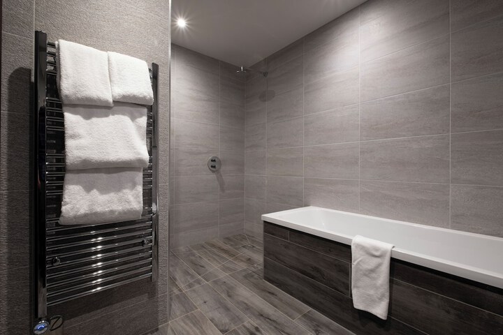 Room 32 of 57