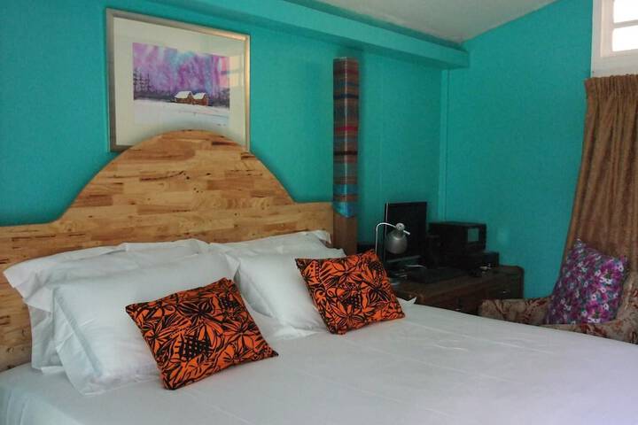 Room 10 of 50