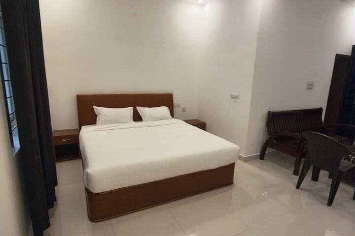 Room 11 of 21
