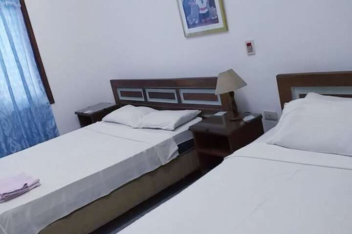 Room 4 of 27