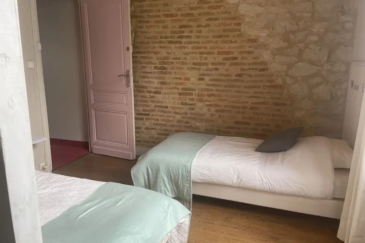 Room 5 of 22