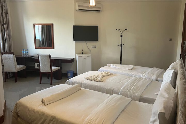 Room 6 of 37